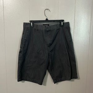 BURNSIDE MENS SHORTS SIZE: W32